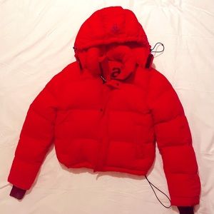 TNA classic Super puff Red. Size small